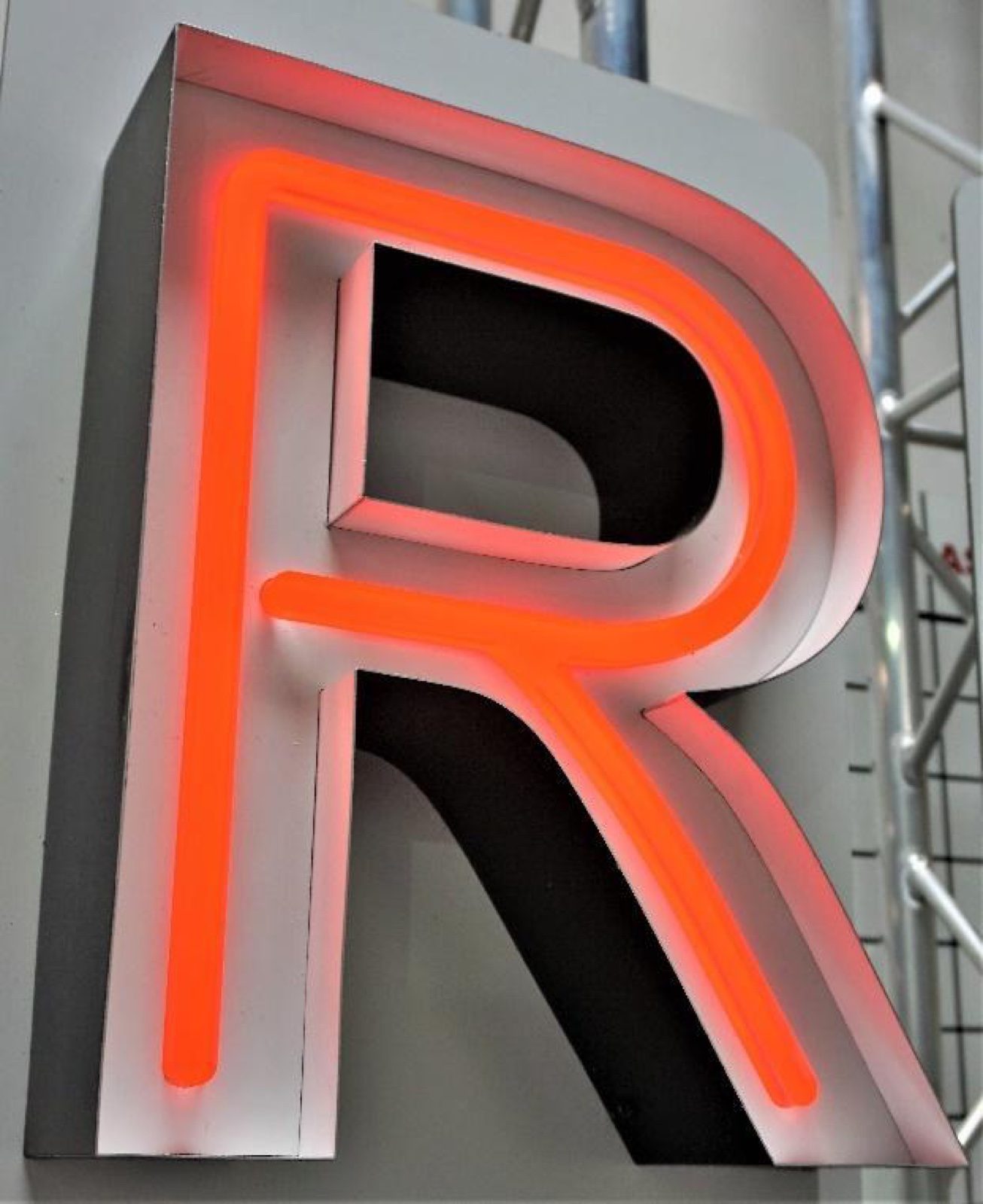 Neon looks like made with Ascent 4AS or TMB-3