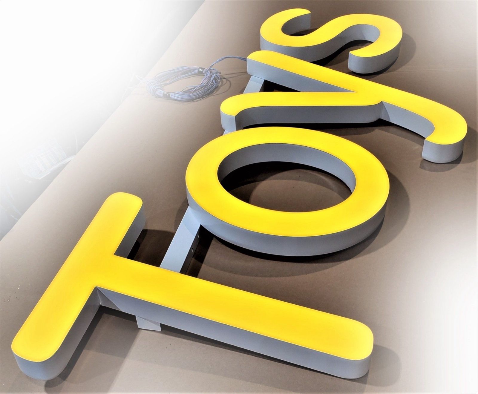 Letters without trim made with Ascent 4AS